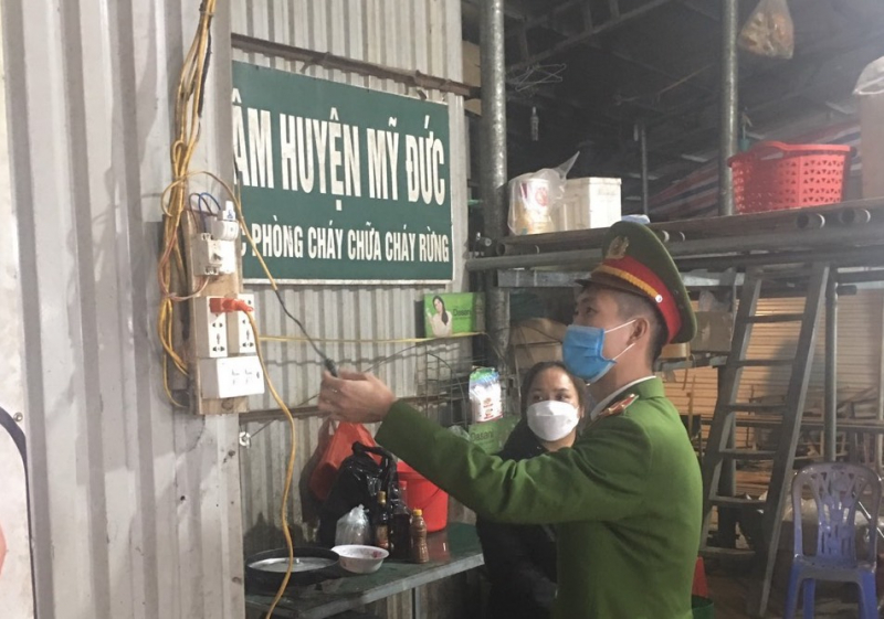 Công an huyện Mỹ Đức bảo đảm an ninh, an toàn cho du khách vãn cảnh Chùa Hương -0