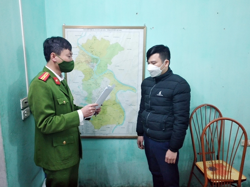 Lừa đảo bán xe ô tô dù đã bị cho thôi việc -0