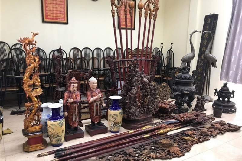 Quái chiêu của đạo chích nơi thờ tự -0