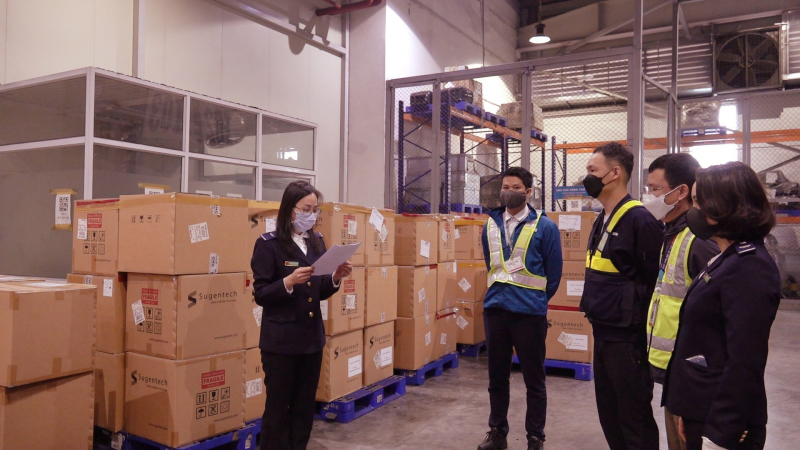 Bắt giữ hơn 85.000 test nhanh COVID-19 nhập lậu từ Hàn Quốc -0