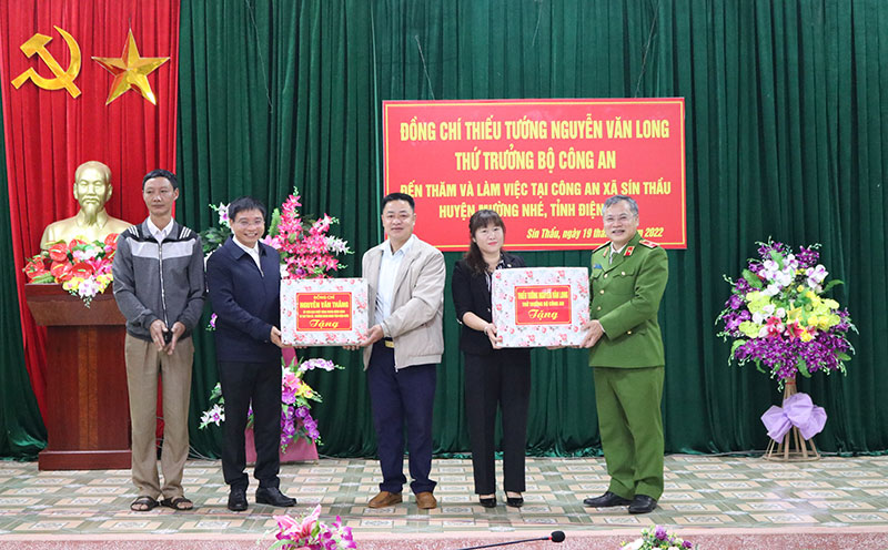 Thứ trưởng Nguyễn Văn Long làm việc tại tỉnh Điện Biên -0