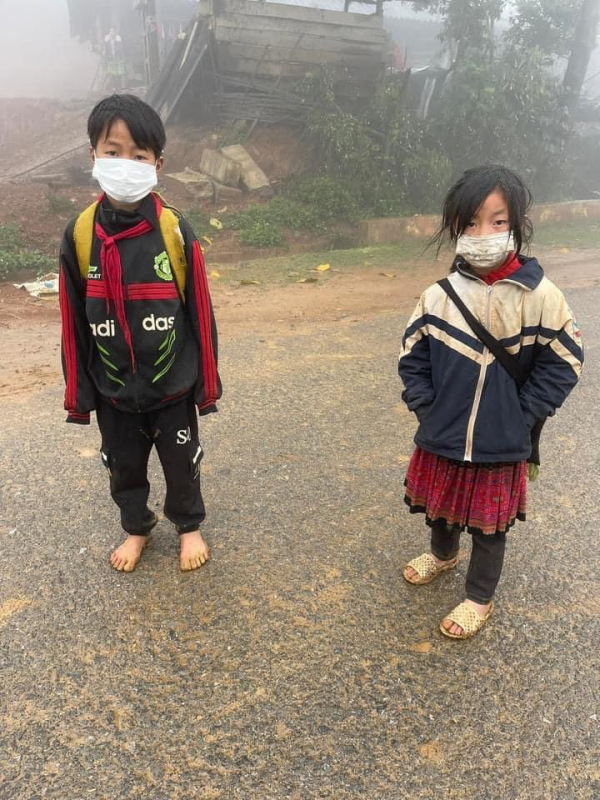 Nông dân và vật nuôi vùng cao Sơn La co ro trong giá rét -0