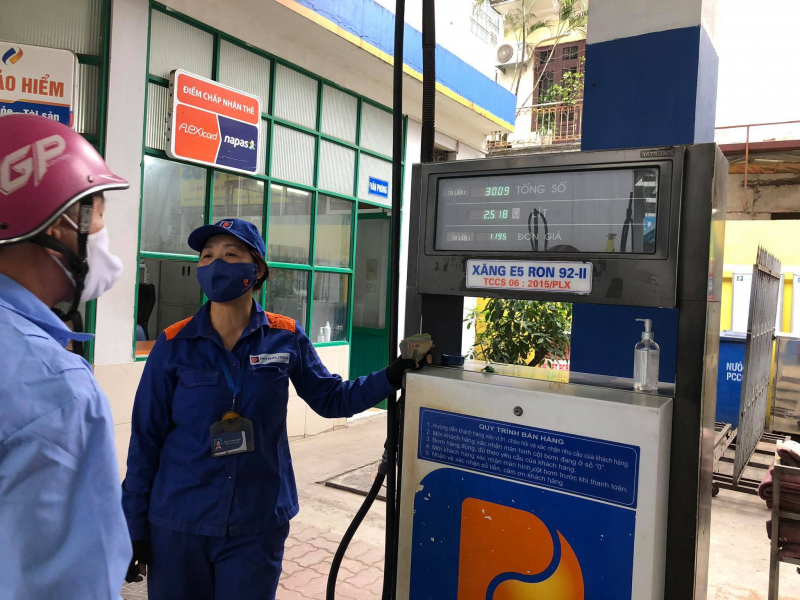 Thủ tướng yêu cầu đảm bảo nguồn cung xăng dầu trong nước -0