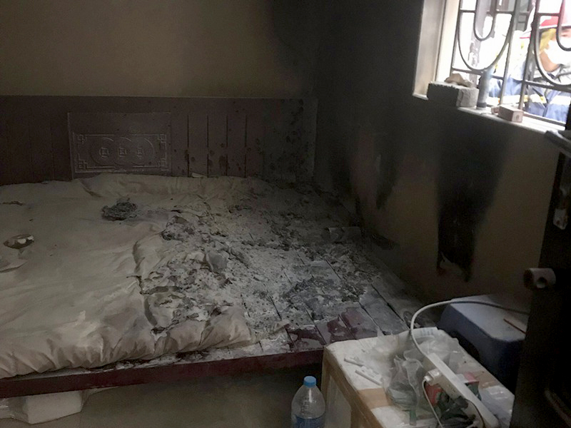 Kịp thời dập tắt đám cháy, cứu cháu bé 6 tuổi mắc kẹt bên trong -0