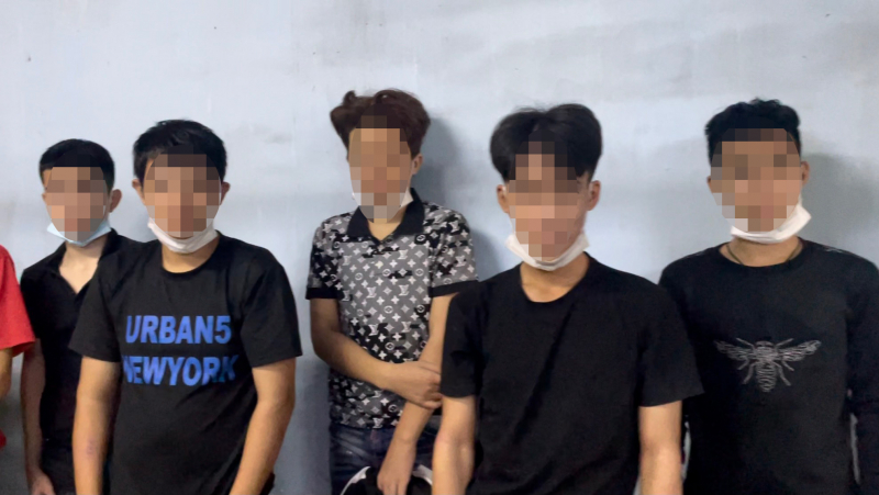 Ngăn chặn hơn chục đối tượng mang hung khí chuẩn bị hỗn chiến vì mâu thuẫn…chơi game -1