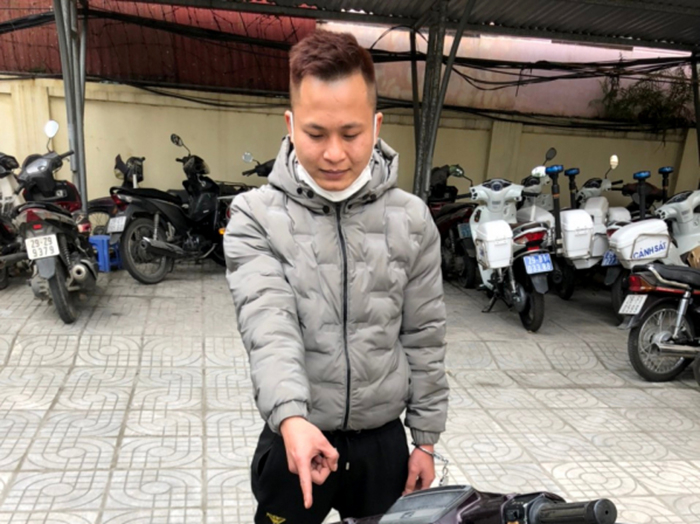 Hoang tin báo bị cướp để chiếm đoạt chiếc iPhone của người quen -0