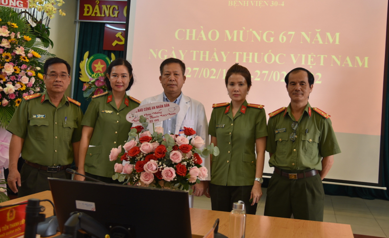 Báo Công an Nhân dân chúc mừng các Bệnh viện nhân ngày Thầy thuốc Việt Nam 	 -0