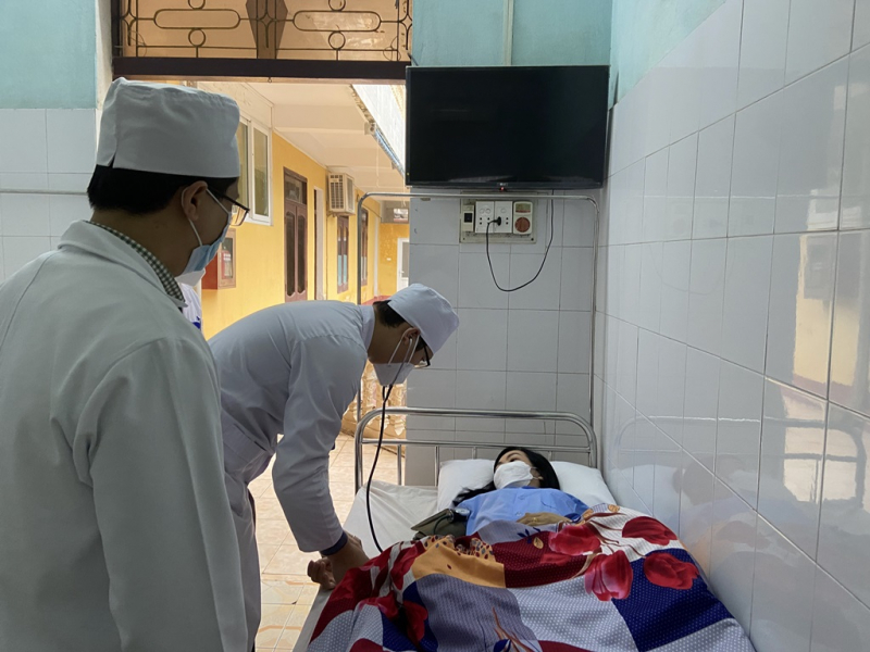 Những người thầy thuốc  mang sắc phục Công an -0