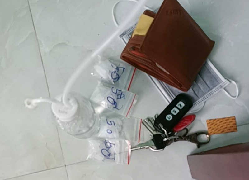 z3224008362853_6e53f9789dc986984627dbb4ea1e7421.jpg -0