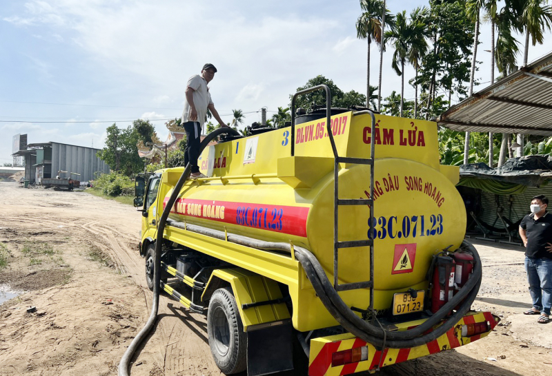 Một doanh nghiệp ở Hậu Giang bị phạt 100 triệu đồng do vi phạm quy định kinh doanh xăng dầu -0