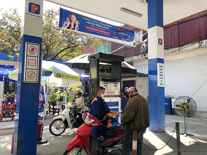 Cần thiết sử dụng công cụ thuế, phí để bình ổn giá xăng dầu trong nước -0