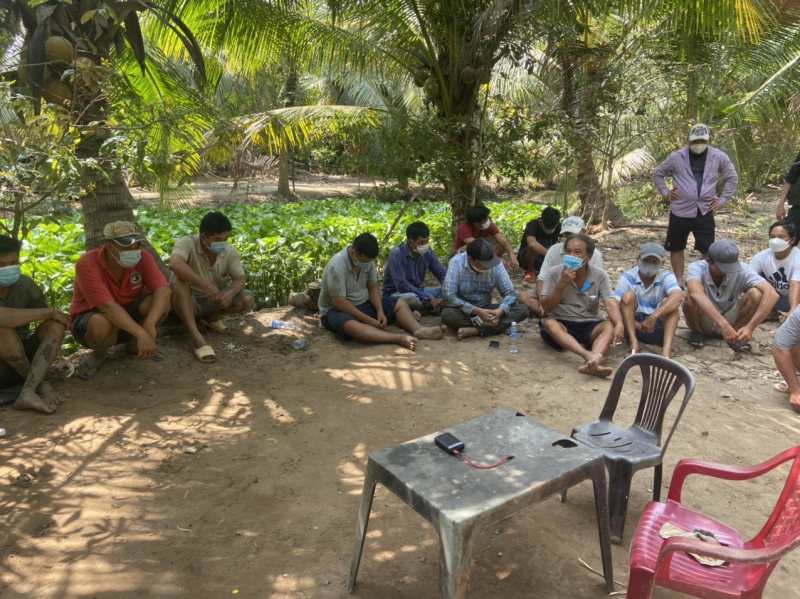 Triệt phá “trường gà” trong vườn dừa, tạm giữ trên 300 triệu đồng -0