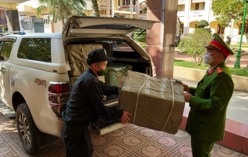 Chặn đứng hai chuyến xe chở “chui” hơn 15 nghìn bộ test nhanh COVID-19 -1