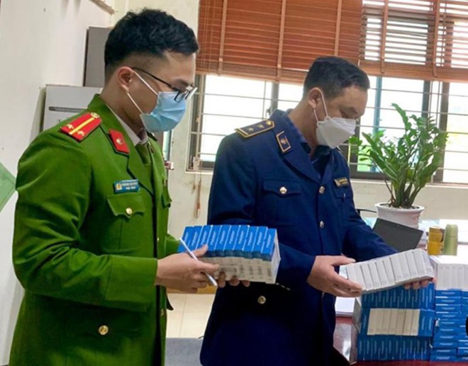 Bắc Giang: Phát hiện hàng nghìn kit test, thuốc điều trị COVID không có nguồn gốc -0