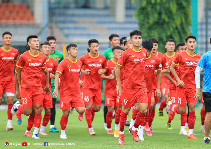 Bạn sắp xem đội hình của đội tuyển Việt Nam tham gia SEA Games 31 seductive. Để đánh bại những đối thủ tinh nhuệ nhất của khu vực, đội tuyển cần sự chắc chắn và sáng tạo nhất. Cùng xem những ngôi sao trẻ của bóng đá Việt Nam sẽ ra sân trong đội hình này nhé!