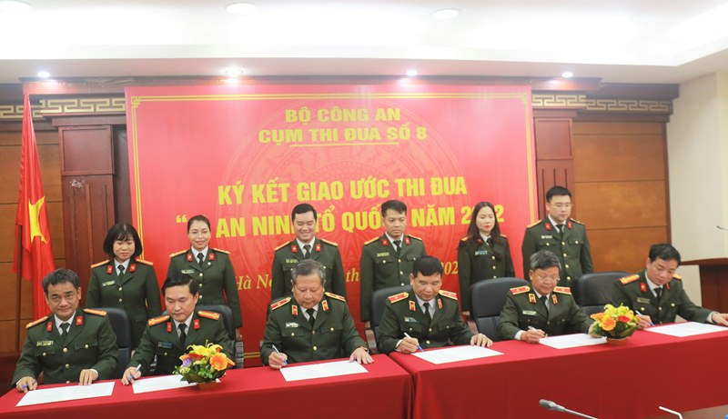 Cụm thi đua số 8 Bộ Công an ký kết giao ước thi đua 