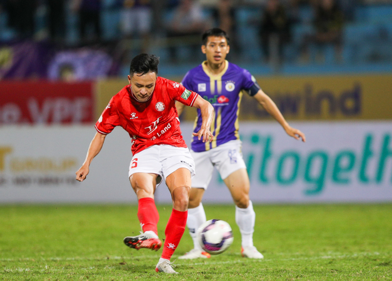 Sau 3 trận bị hoãn, Hà Nội FC có điểm đầu tiên tại V.league 2022 -0