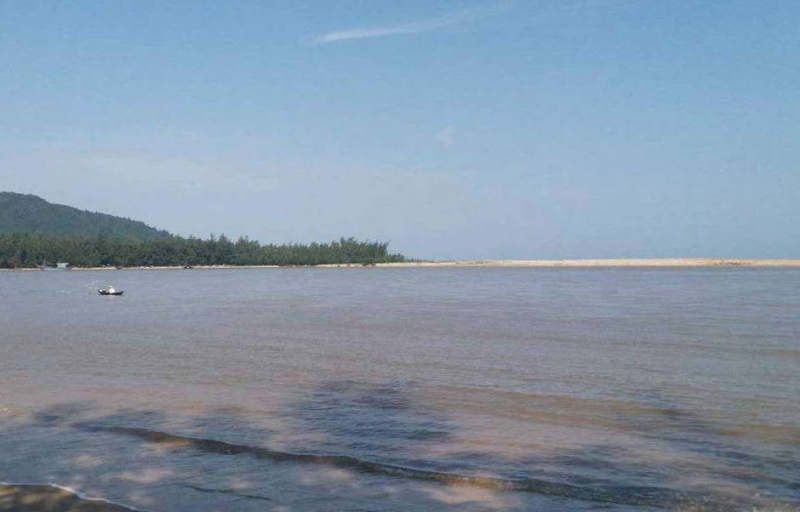 Dự án nạo vét cửa biển đổ hàng nghìn khối thải ở vùng nuôi thủy sản khiến ngư dân lo lắng -0