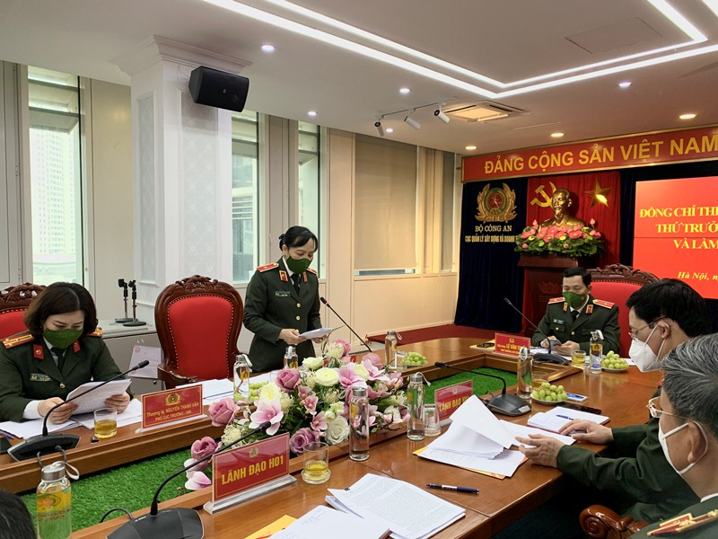 Thứ trưởng Lê Văn Tuyến làm việc với Cục Y tế -0