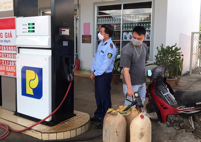 Phạt 3 doanh nghiệp xăng dầu 110 triệu đồng -0