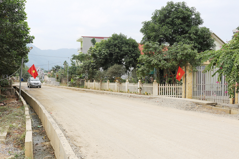 Cờ Tổ quốc, sáng đường xứ đạo -0