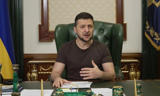 Tổng thống Zelensky lại phàn nàn NATO, muốn Israel cấp tên lửa -0