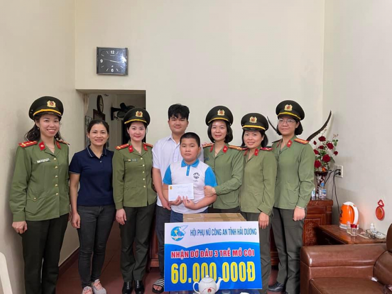 Hạnh phúc khi làm “Mẹ đỡ đầu” 3 trẻ mồ côi -0