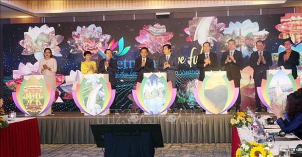 Vietnam officially resumes tourism activities -0