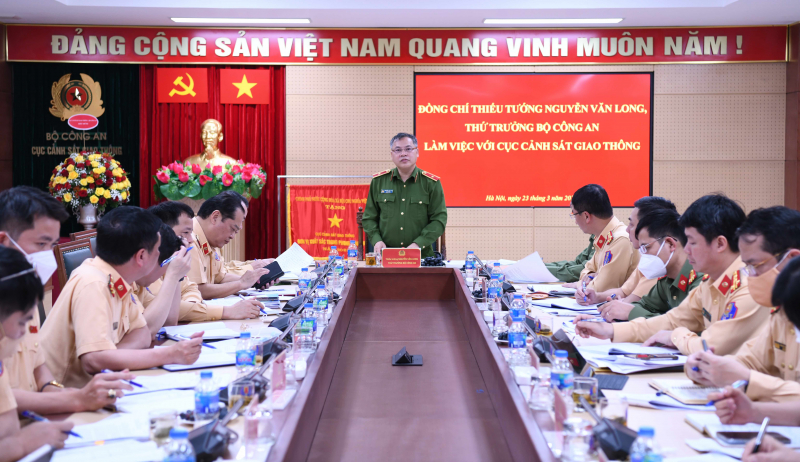 Lấy con người là trung tâm mọi hoạt động của lực lượng CSGT -0