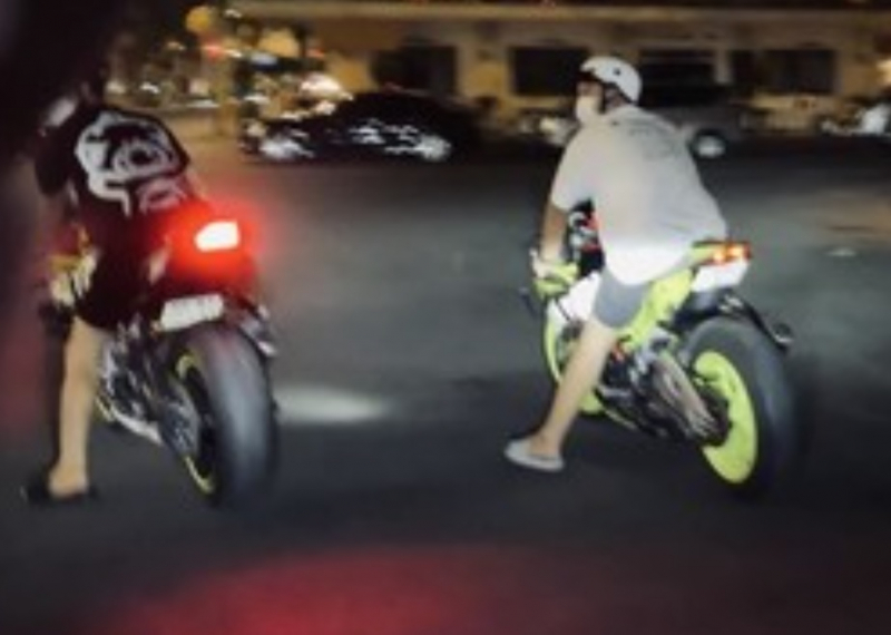 Phạt hành chính nhóm “quái xế” chạy mô tô phân khối lớn “quậy phá” trên phố đi bộ -0