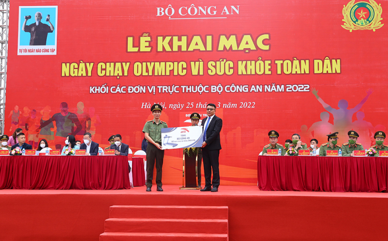 Bộ Công an hưởng ứng Ngày chạy Olympic vì sức khỏe toàn dân -0