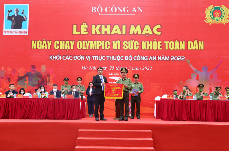 Bộ Công an hưởng ứng Ngày chạy Olympic vì sức khỏe toàn dân -0