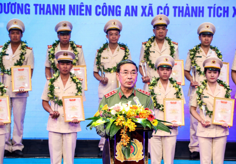 Tuyên dương 20 “Gương mặt trẻ Công an tiêu biểu” năm 2021 và 66 thanh niên Công an xã có thành tích xuất sắc -0