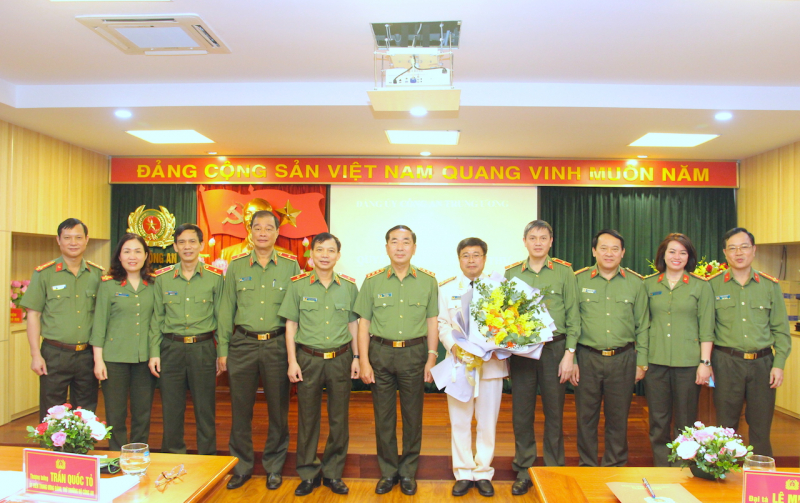 Công bố Phó Chủ nhiệm Thường trực Ủy ban Kiểm tra Đảng ủy Công an Trung ương -0