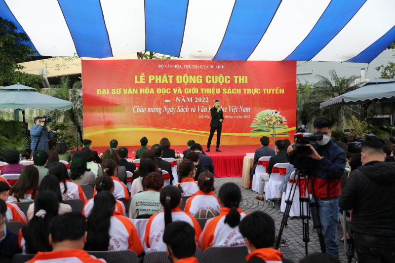 Khơi dậy tình yêu đọc sách và khát vọng cống hiến phát triển đất nước -0