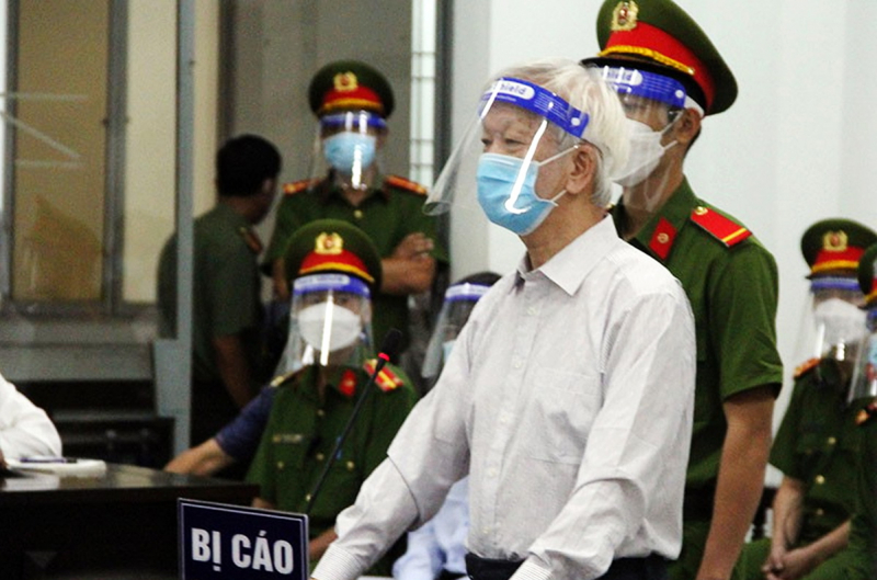  “Khi ký tôi tin cơ quan tham mưu và không biết là vi phạm” -0