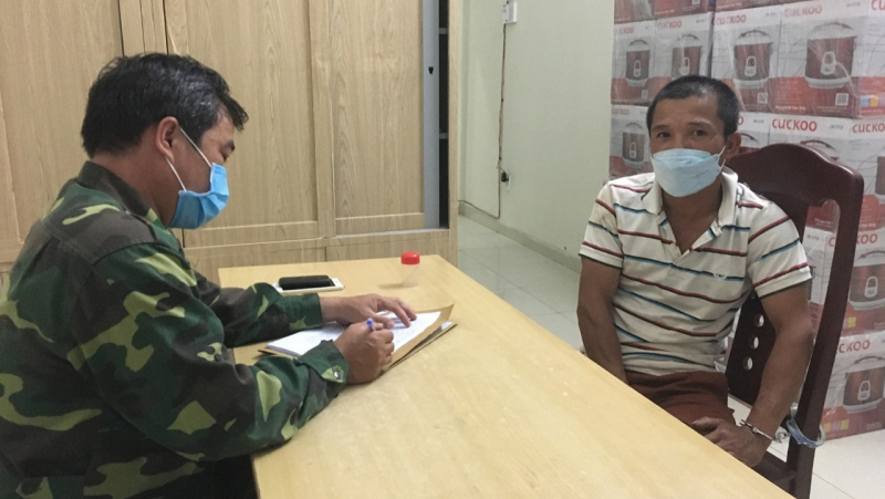 Bắt 2 đối tượng dùng thuyền vượt biên trái phép sang Lào -0