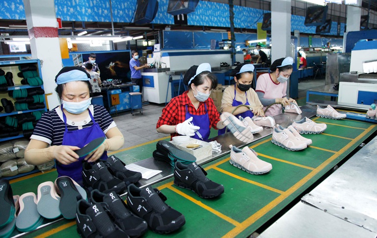 Ngân hàng Chính sách giải ngân gần 4.800 tỷ đồng trả lương phục hồi sản xuất -0