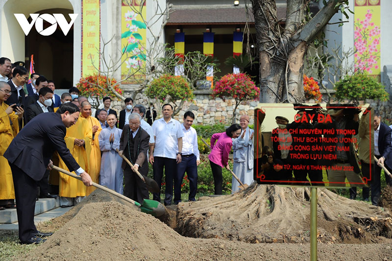 Tổng Bí thư Nguyễn Phú Trọng thăm công nhân ngành than ở Quảng Ninh -0