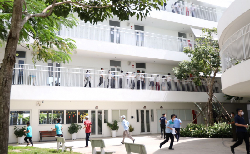 Diễn tập chữa cháy quy mô lớn từ sự cố chập điện trường học -0