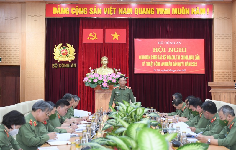 Deputy Minister Le Van Tuyen works with public security finance and logistics sectors -0