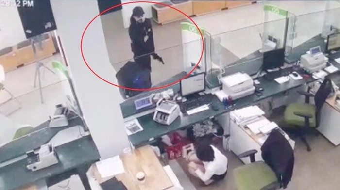 Đấu tranh mạnh với tội phạm cướp ngân hàng  -0