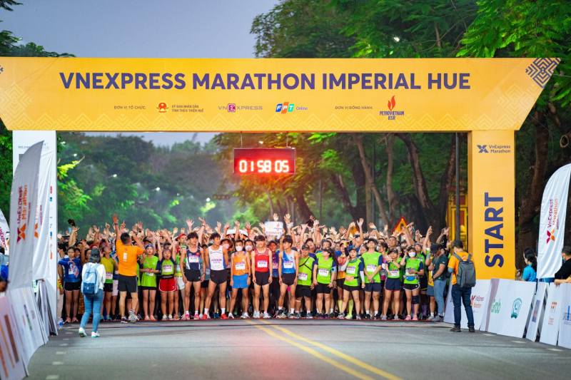 4.700 vận động viên chinh phục giải Marathon Huế 2022 -0