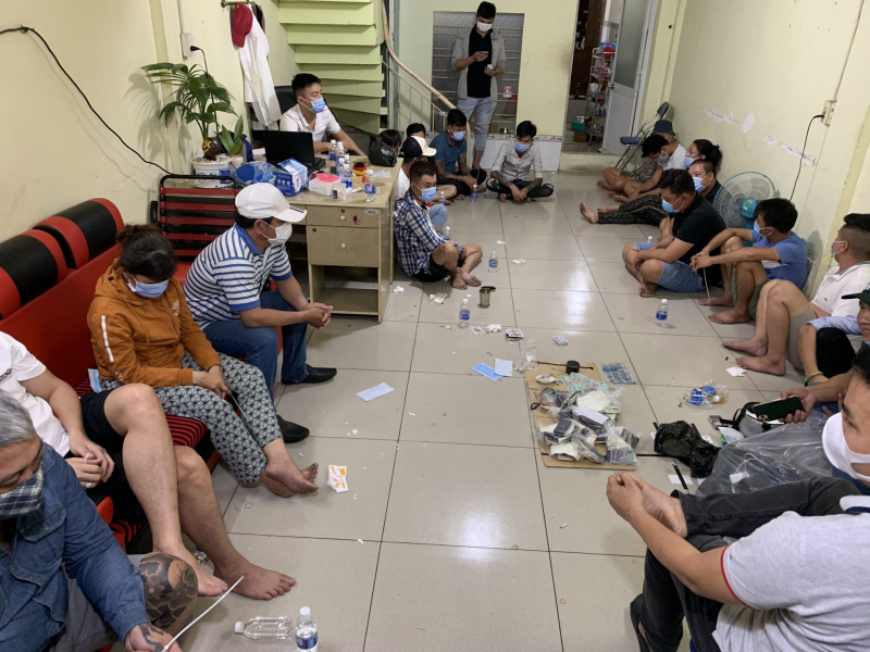 Bị tấn công, nhiều băng nhóm cờ bạc né vào rừng cao su -0