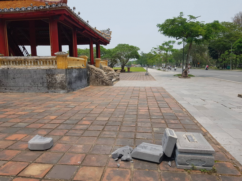 Truy tìm thủ phạm làm đổ gãy bia đá tại di tích Phu Văn Lâu  -0