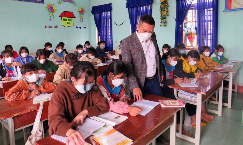 thay giao 3-ngoc thi.jpg -0