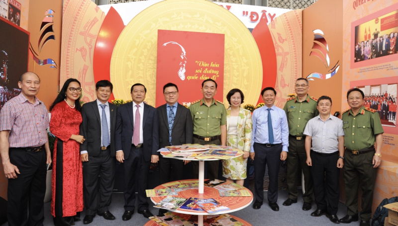 Thứ trưởng Trần Quốc Tỏ thăm, chúc mừng Báo chí CAND -0