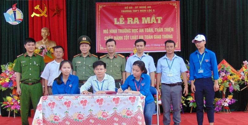 Ra mắt mô hình Cổng trường an toàn giao thông tại trường Tiểu học Đông  Giang TpĐông Hà Quảng Trị   Cục cảnh sát giao thông