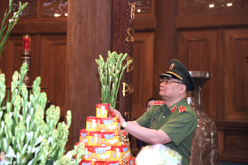 Văn phòng Bộ Công an về nguồn, báo công dâng Bác tại Khu Di tích K9 -0