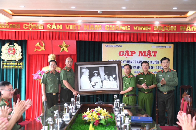 Văn phòng Bộ Công an về nguồn, báo công dâng Bác tại Khu Di tích K9 -0